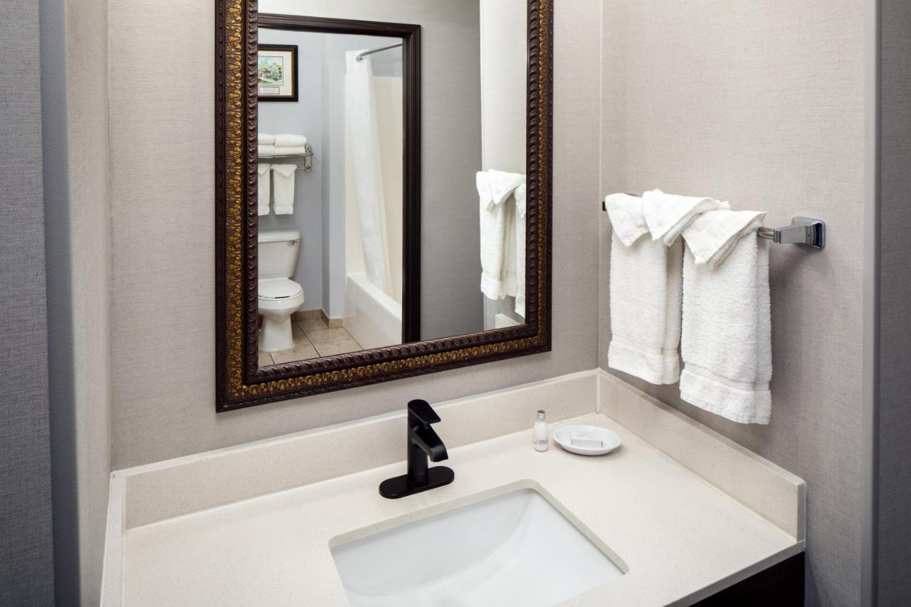 Irish Cottage Inn & Suites 갈레나 외부 사진