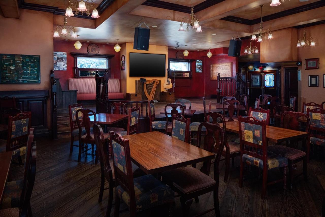 Irish Cottage Inn & Suites 갈레나 외부 사진