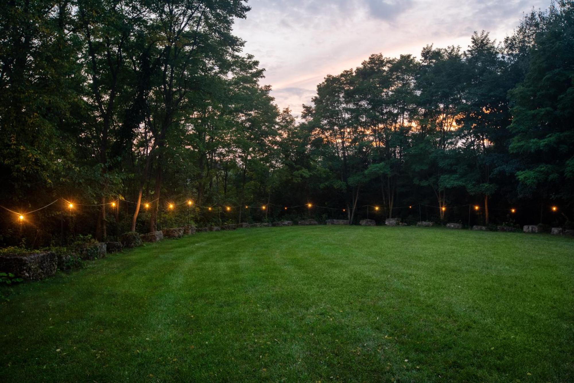 Irish Cottage Inn & Suites 갈레나 외부 사진